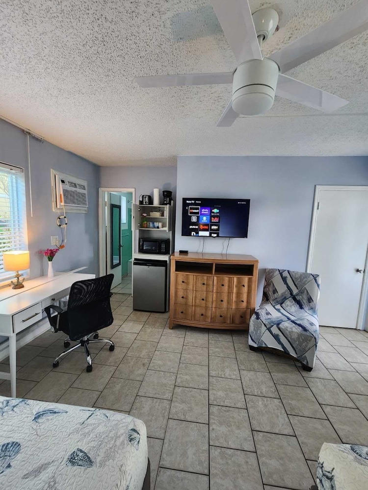 Great Escape Inn - photo 12