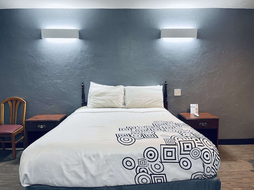 Century 21 Motel - photo 10
