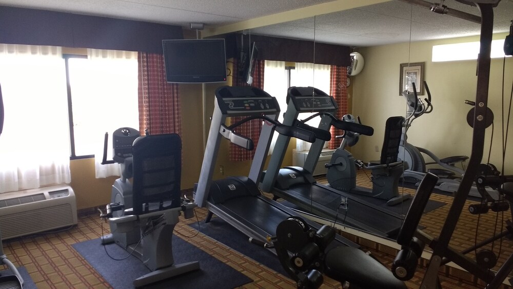 Ramada by Wyndham Asheville Southeast - photo 37