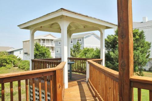 Heron Pointe by Oak Island Accommodations - photo 12