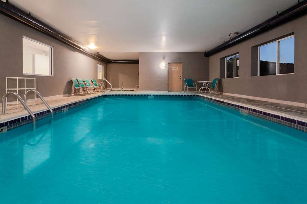 Baymont by Wyndham Henderson Northeast Denver - photo 10