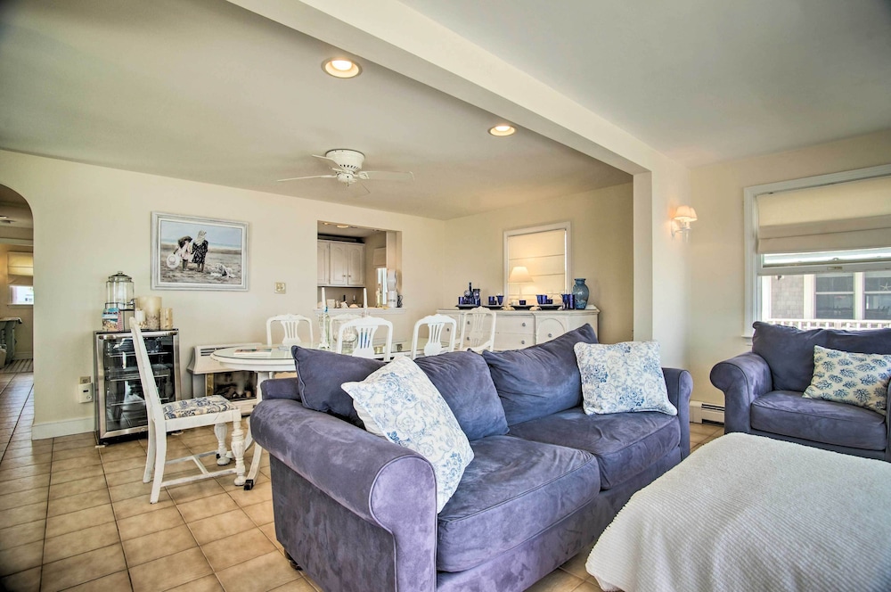2 Decks and Beach Access Oceanfront Getaway — Marshfield — photo 5