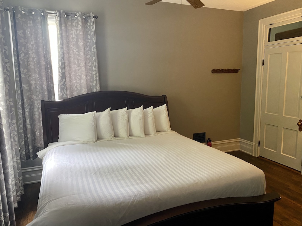 Captain Wohlt Inn Bed & Breakfast - photo 5