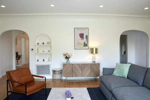 Monthier Townhouse The Grove Los Angeles - photo 2