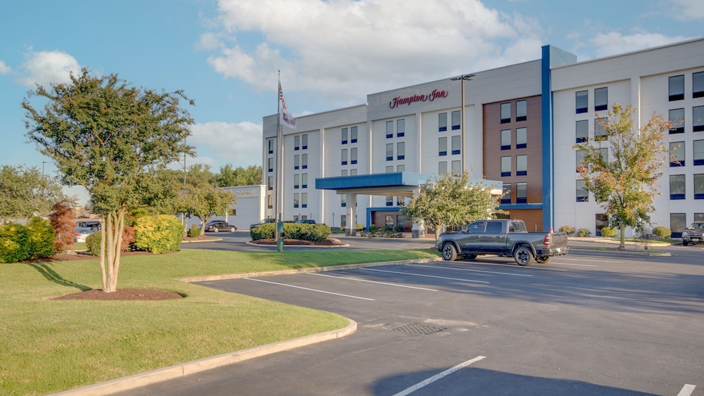 Hampton Inn Salisbury - photo 28