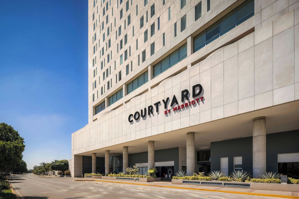 Courtyard by Marriott Leon at the Poliforum