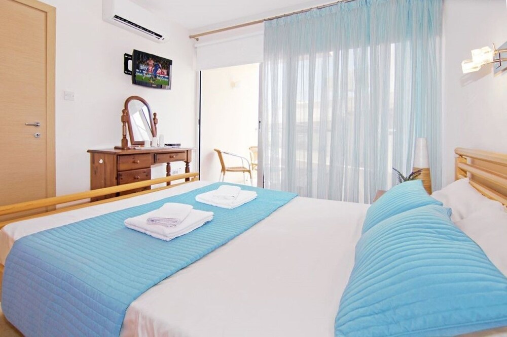 Bay View Apartment