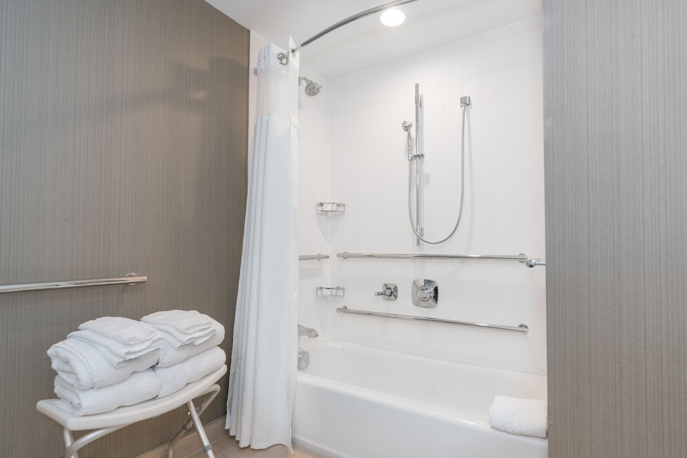 Courtyard by Marriott West Springfield - photo 26