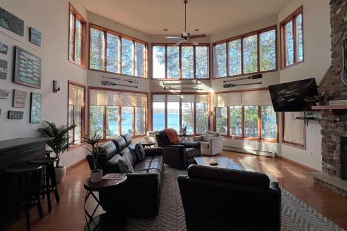 Beach and Dock Group Friendly Albrightsville Gem — hotel in Towamensing Trails