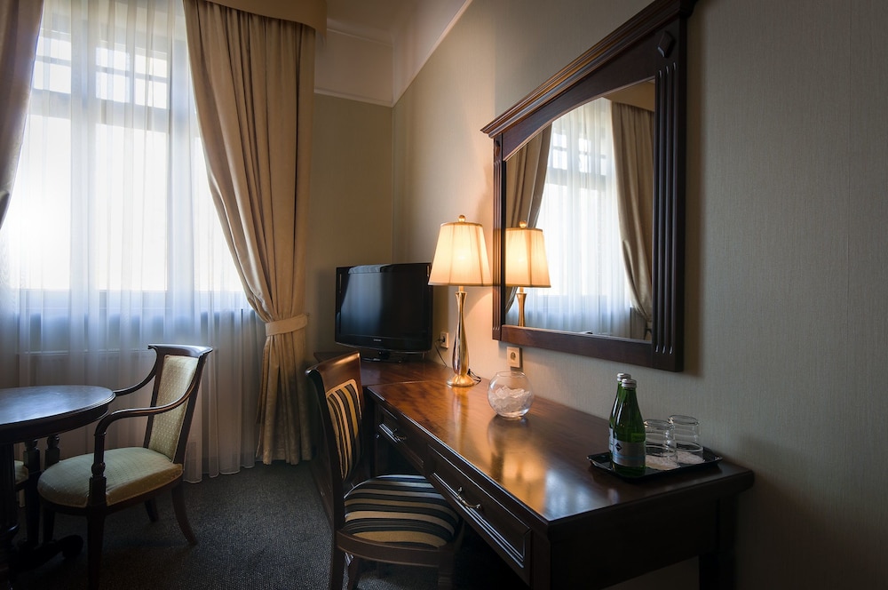 Hotel Grand Sal — 4-Star Luxury Hotel in Wieliczka, Poland