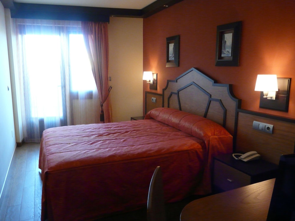 Hotel Tío Manolo de Noia — Noia — photo 4