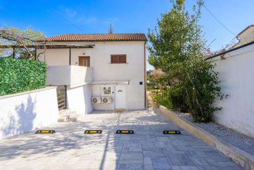 Apartment Luna — 4-Star Luxury Hotel in None, Croatia