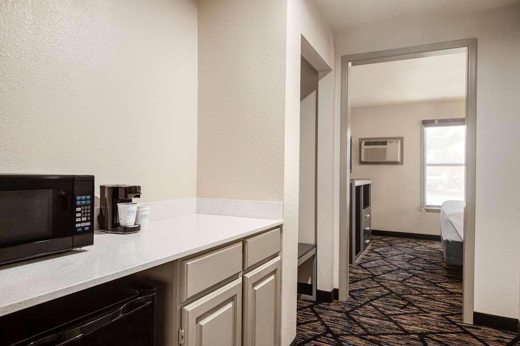 Days Inn by Wyndham San Antonio Near Fiesta Park - photo 25