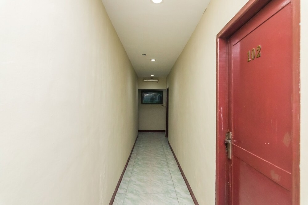 Oyo 1703 Terang Bintang Hotel — Batam