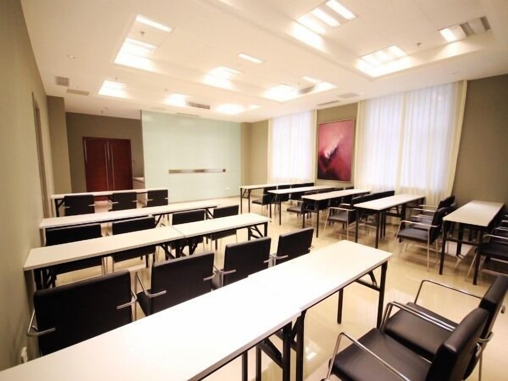 Jinjiang Inn Langfang High speed Train Station Yinhe Road S — hotel in Langfang