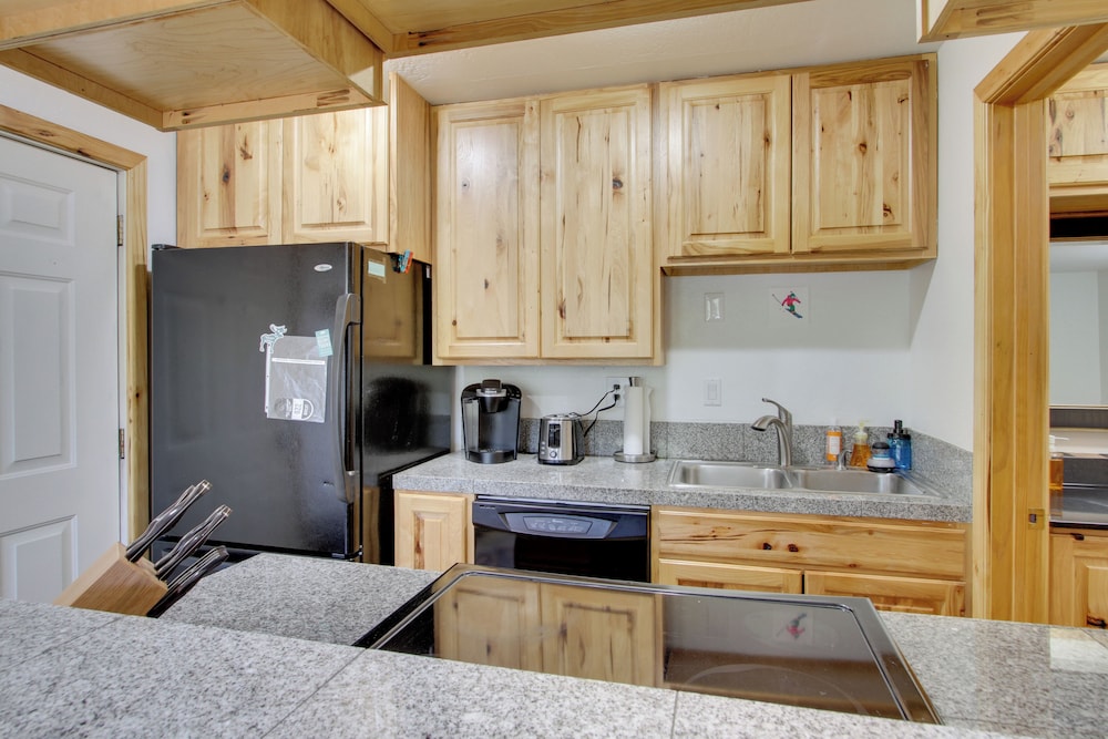 Modern Mountain View Condo at Big Sky Resort - photo 12