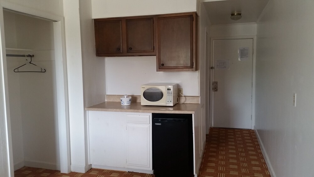 Carolina TarHeel Motel - photo 27