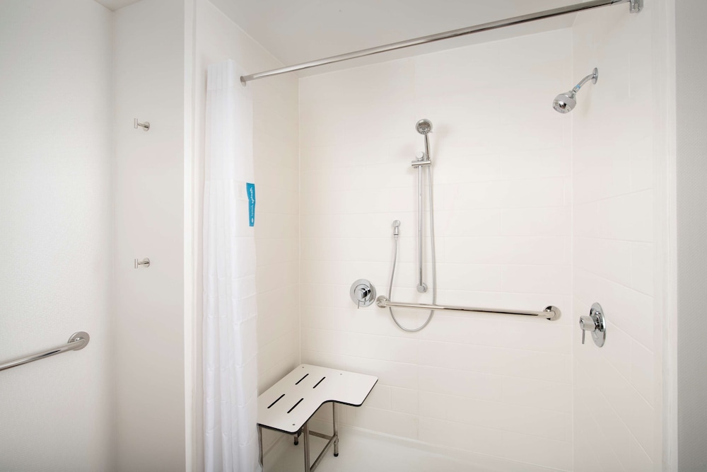 Hampton Inn & Suites San Antonio Lackland AFB SeaWorld - photo 15