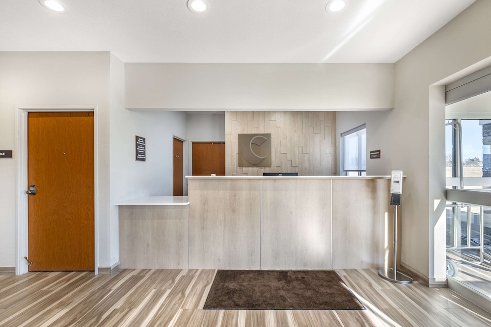 AmericInn by Wyndham Davenport - photo 2