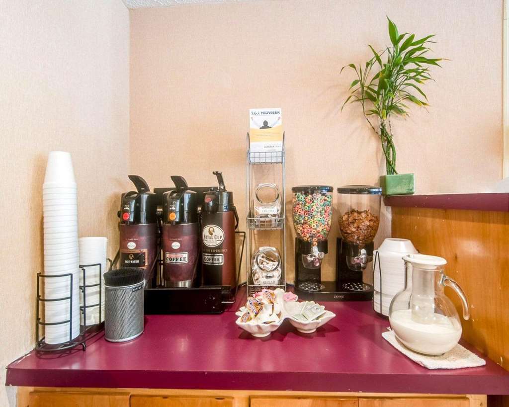 Econo Lodge Galax VA - photo 27