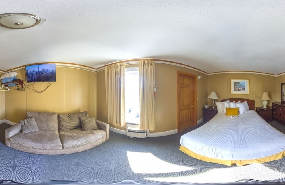 Moulton Hotel — Hampton