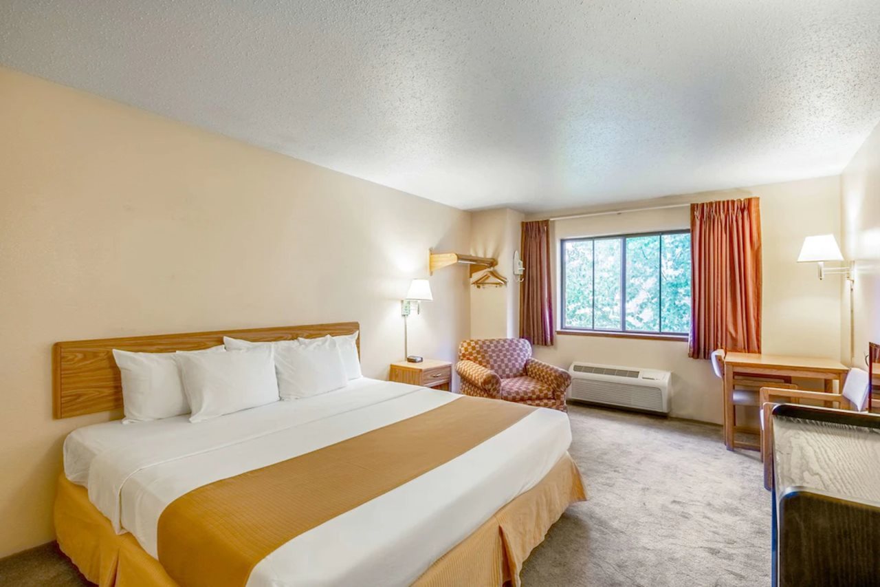 Rodeway Inn Rhinelander WI - photo 15
