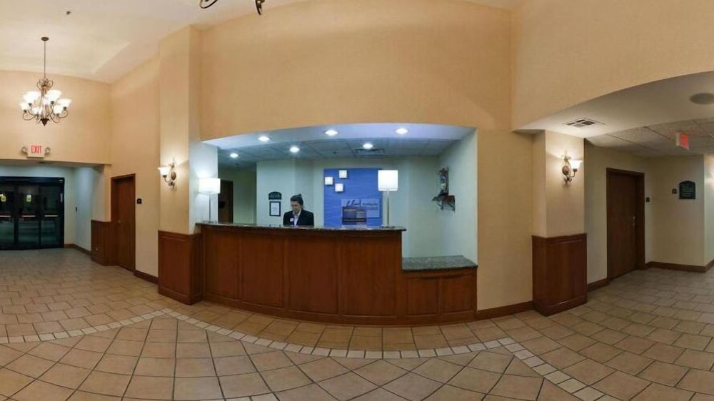Holiday Inn Express & Suites Vinita by IHG - photo 2