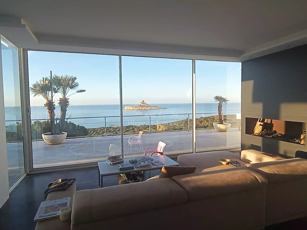 Exceptional Luxury Villa A Masterpiece of Elegance and Comfort — Rafraf — photo 4