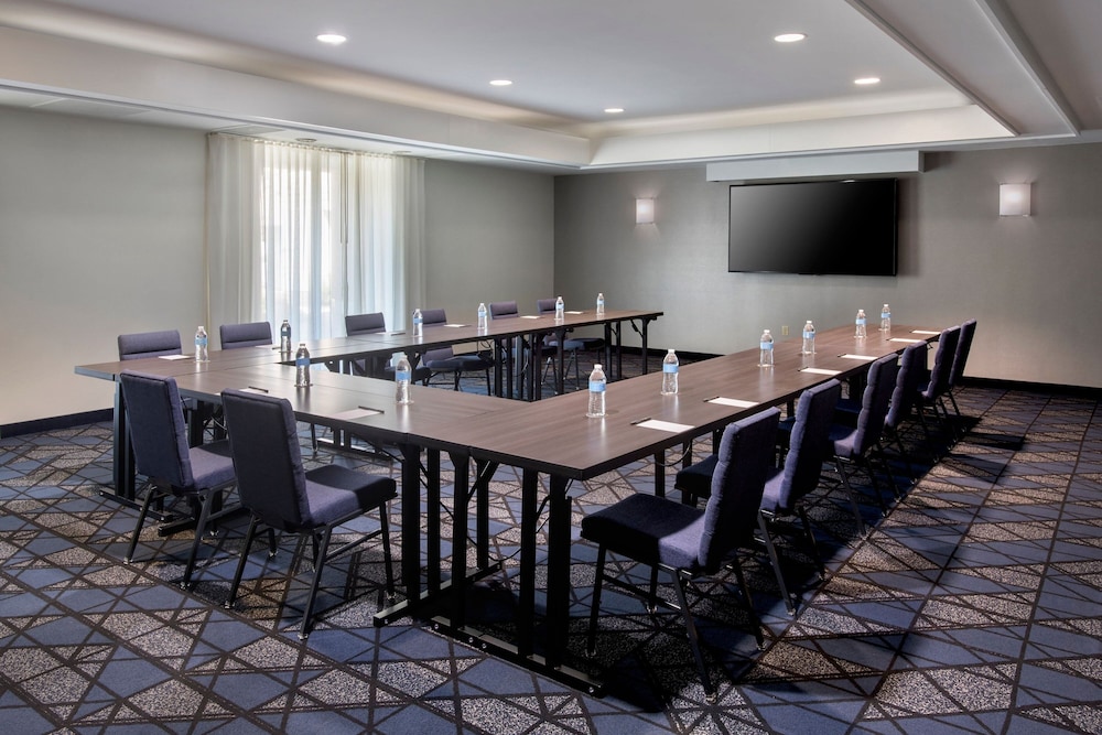 Courtyard by Marriott Philadelphia Plymouth Meeting - photo 30