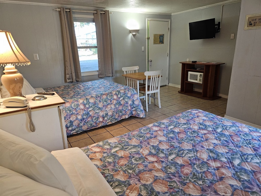 Captain's Cove Motel - photo 9