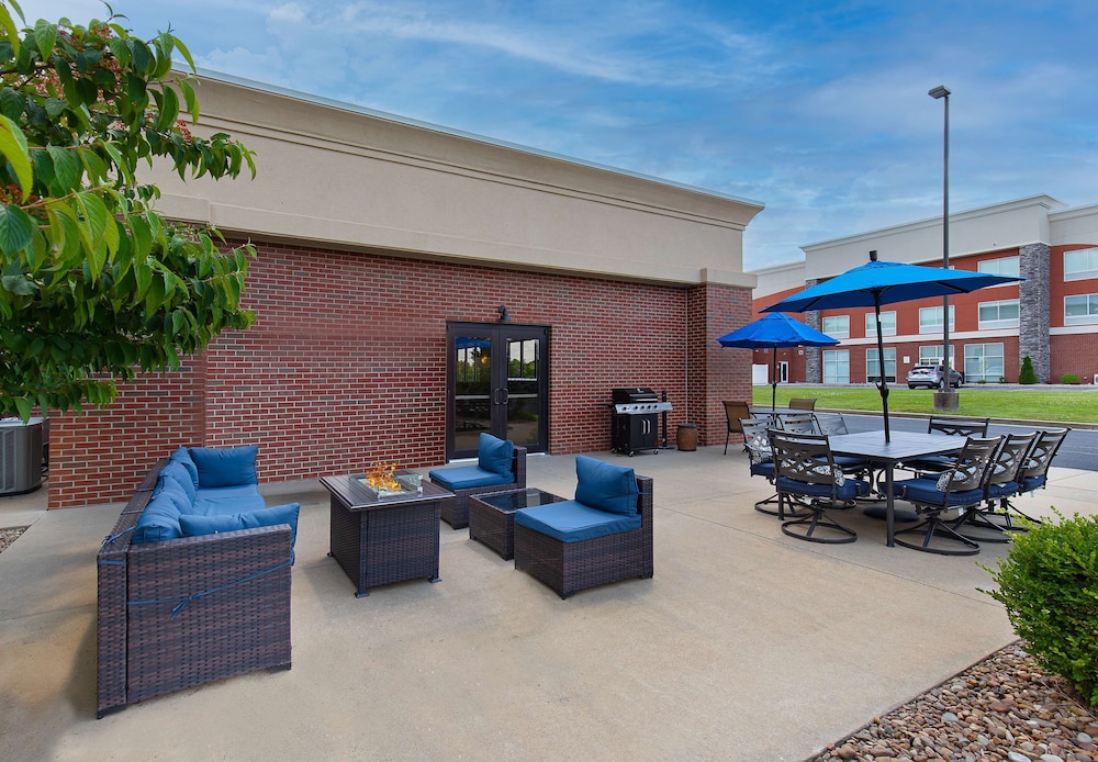 Hampton Inn & Suites Madisonville - photo 40
