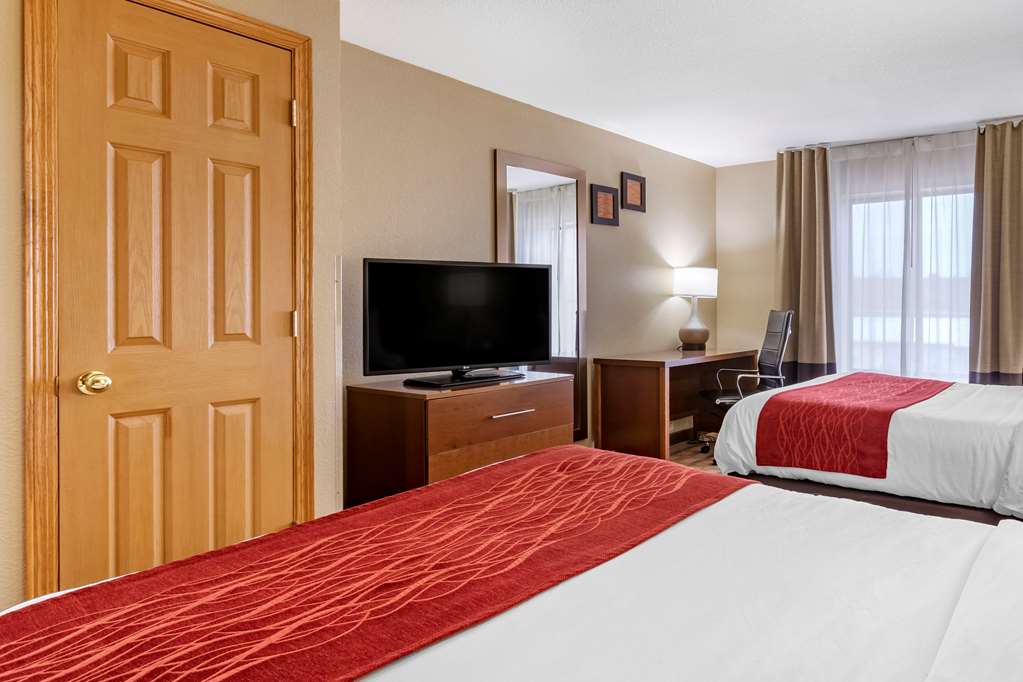Comfort Inn & Suites Cedar Rapids North Collins Road - photo 9