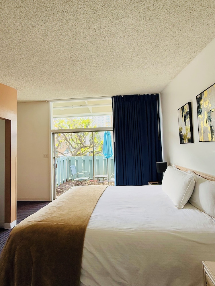 Foghorn Harbor Inn - photo 28