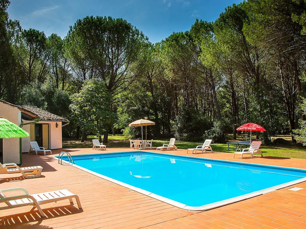 Belvilla by OYO Holiday Home With Pool — 4-Star Luxury Hotel in Montecatini Val Di Cecina, Italy