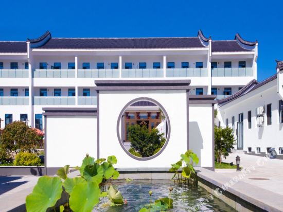 Ziyuan Hot Spring Resort in Gaizhou, People's Republic of China