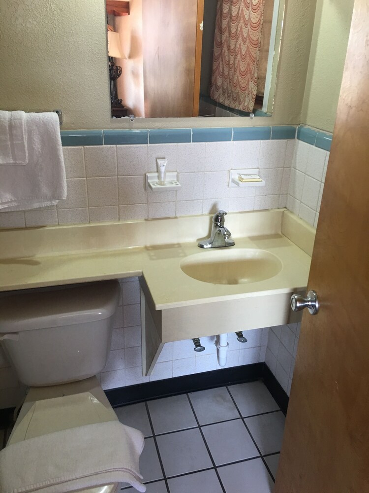 Best Value Inn Motel Sandusky - photo 61