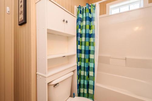 Coastal Breeze by Oak Island Accommodations - photo 35