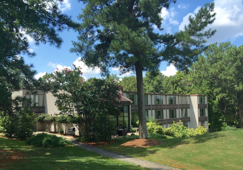 The Inn at Houndslake - carbon neutral hotel in Aiken