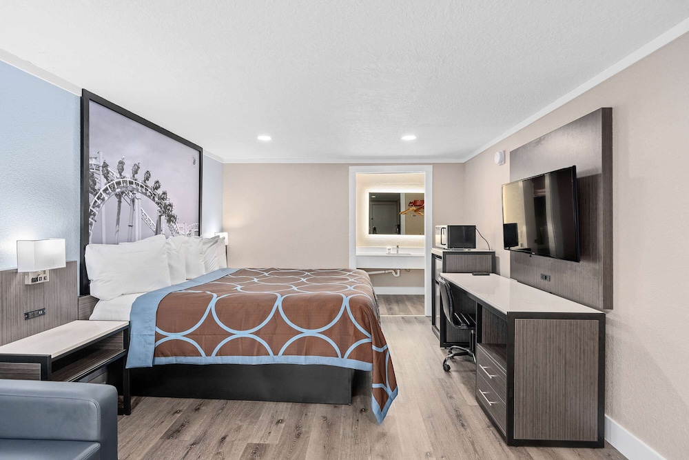 Super 8 by Wyndham Kissimmee Orlando - photo 20