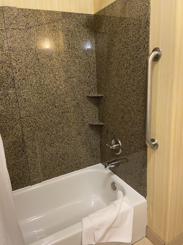Holiday Inn Express & Suites Silt Rifle by IHG - photo 44