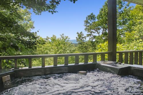 The Hidden End - carbon neutral hotel in Pigeon Forge