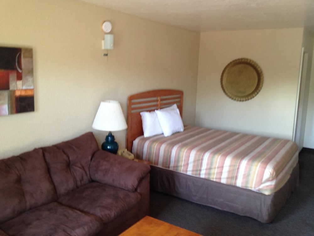 Dinner Bell Motel - photo 9