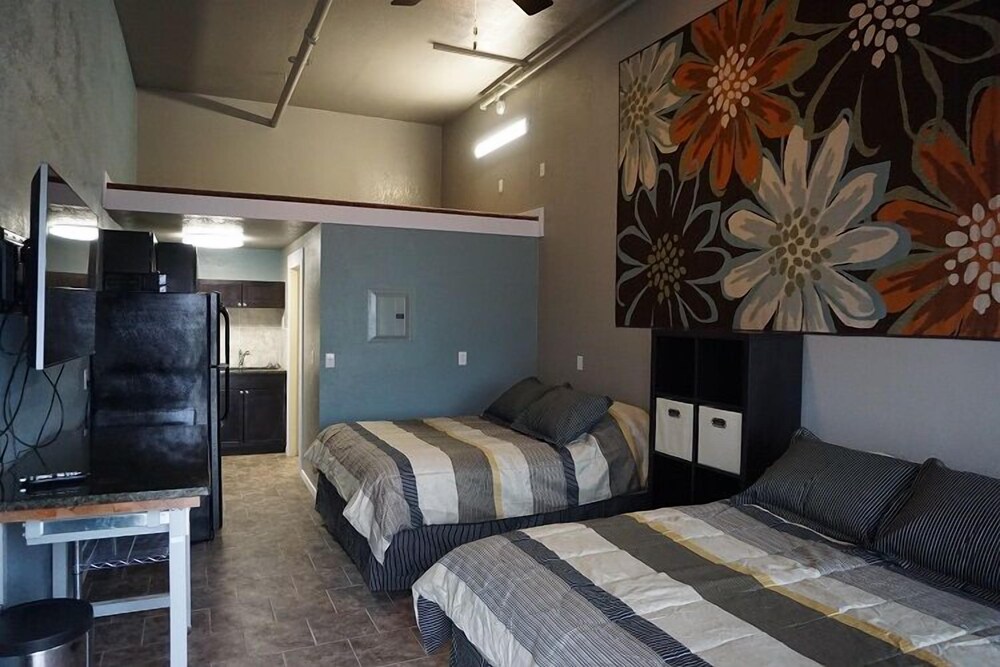 Riverfront Studio Suites - carbon neutral hotel in Mankato