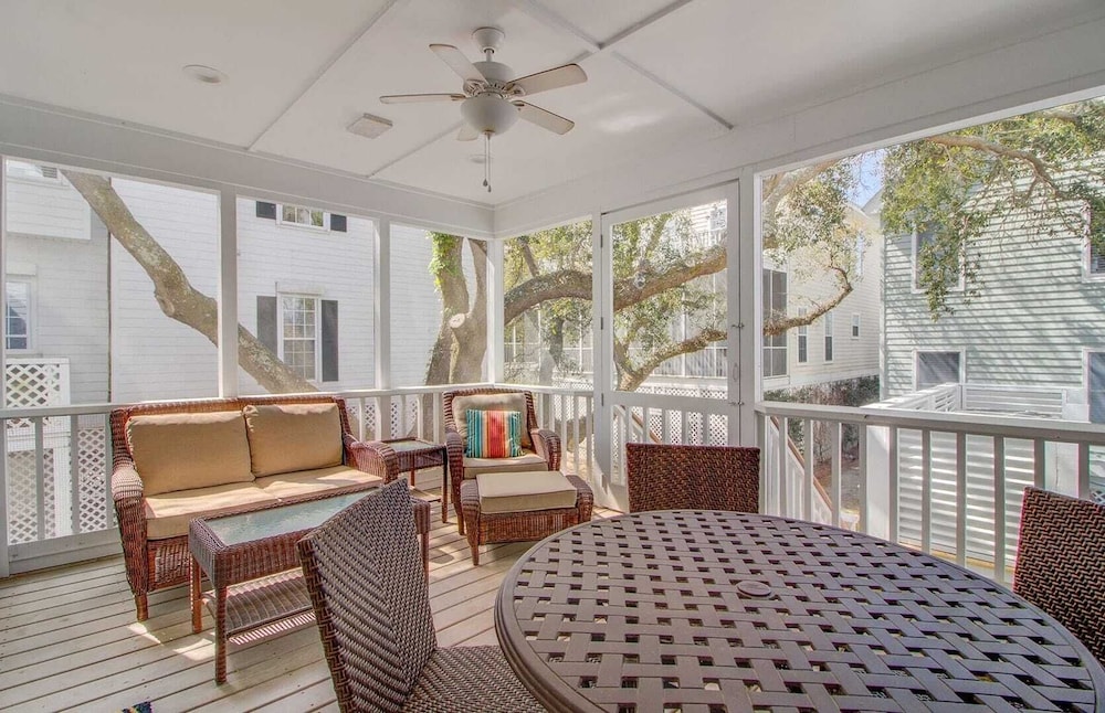 Grand Pavillion 11 by Avantstay Beach Access Wild Dunes Community — hotel in Isle Of Palms