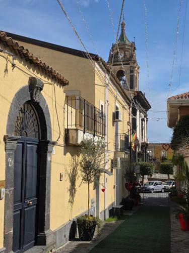 Esclusivo Cortile Duca Daosta Ai Piedi Delletna 17311692 — Viagrande
