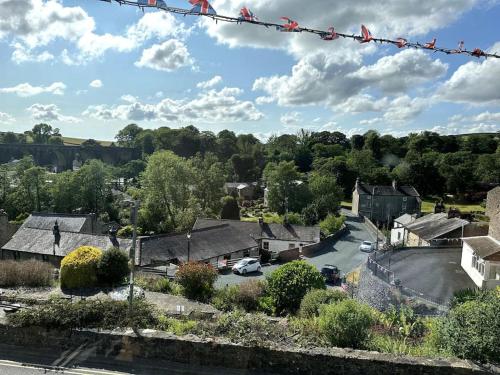 A Cosy Flat With A Dales View