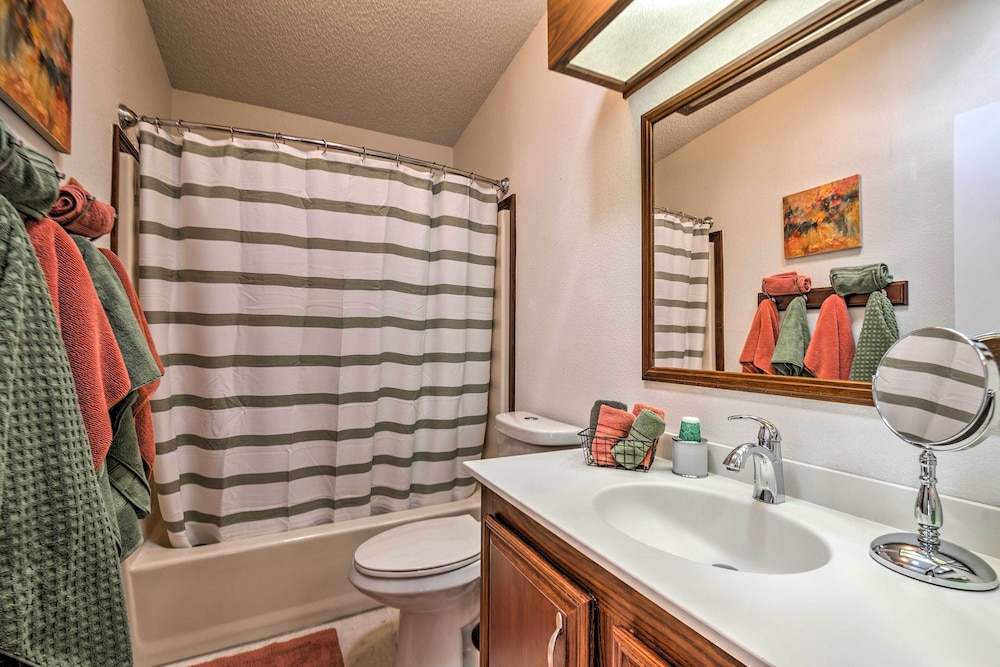 Lovely Lady Lake Home with Resort Amenities and Lanai - photo 3