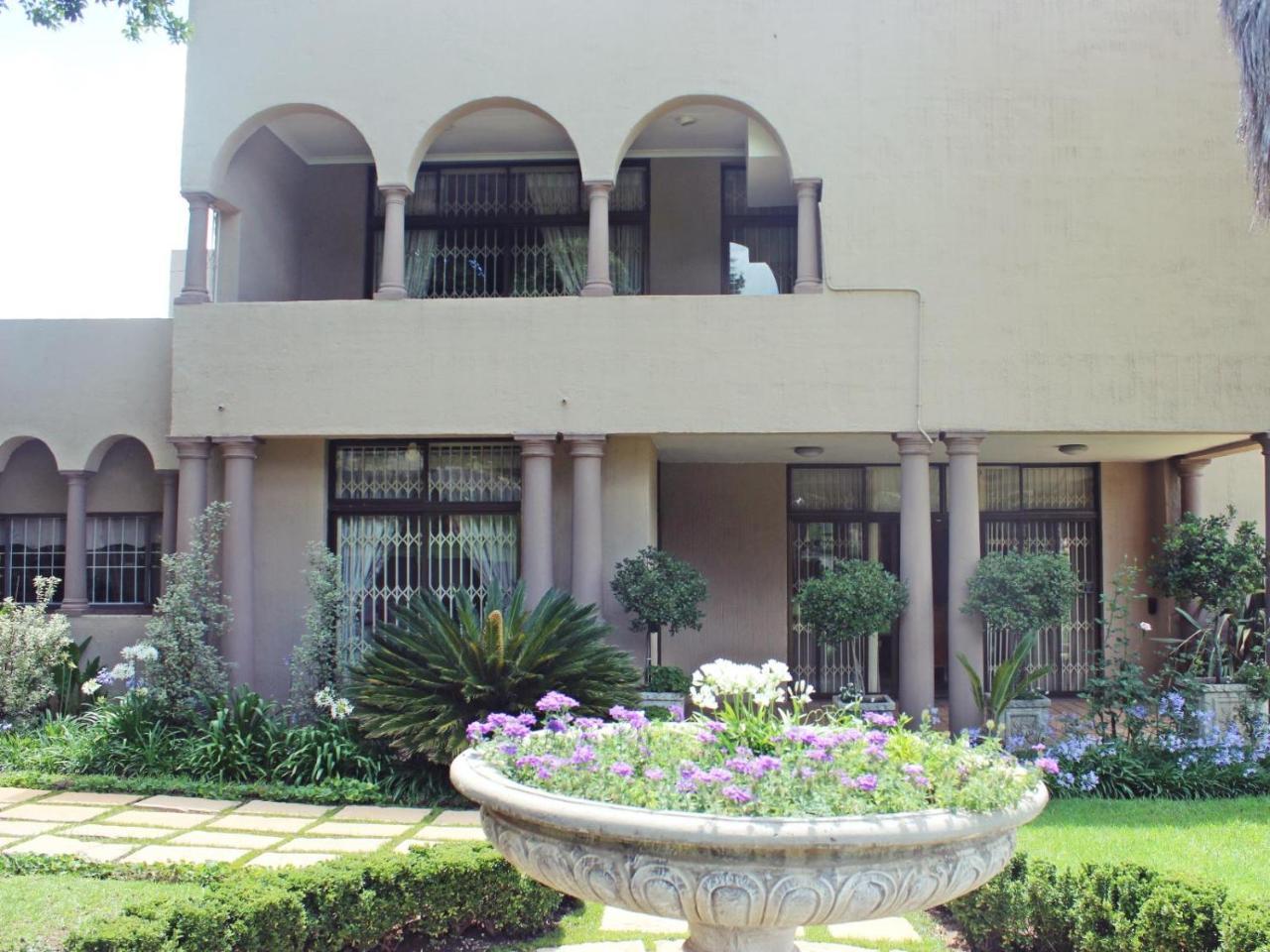 Victorian Manor Guesthouse — 4-Star Luxury Hotel in Frankfort, South Africa