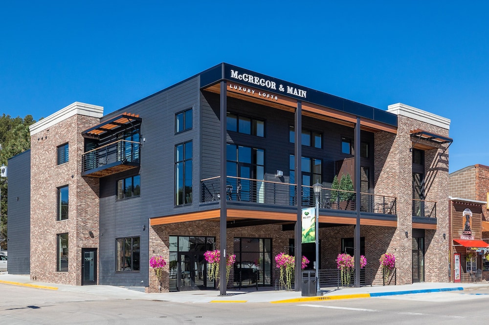 McGregor & Main Luxury Lofts — 4-Star Luxury Hotel in Hill, United States