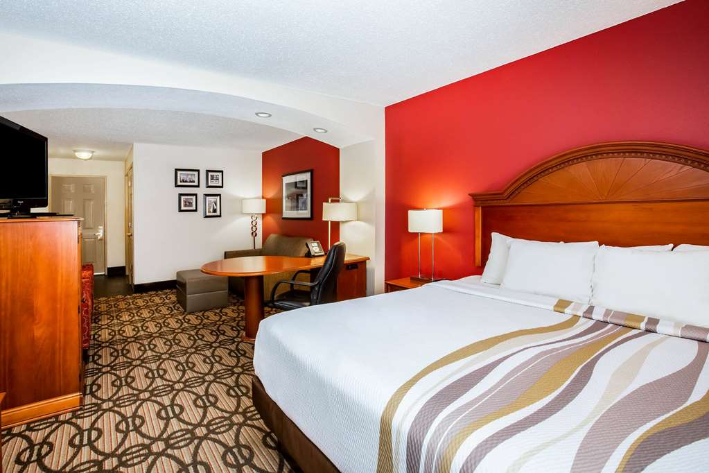 La Quinta Inn & Suites by Wyndham North Platte - photo 23